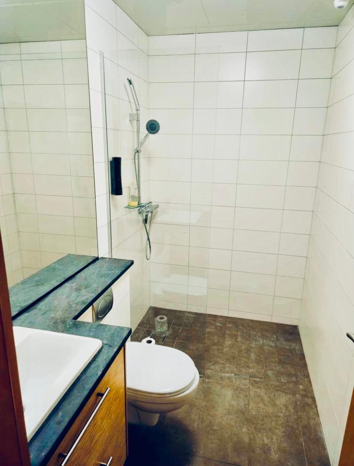 G10 Apartments アークレイリ エクステリア 写真