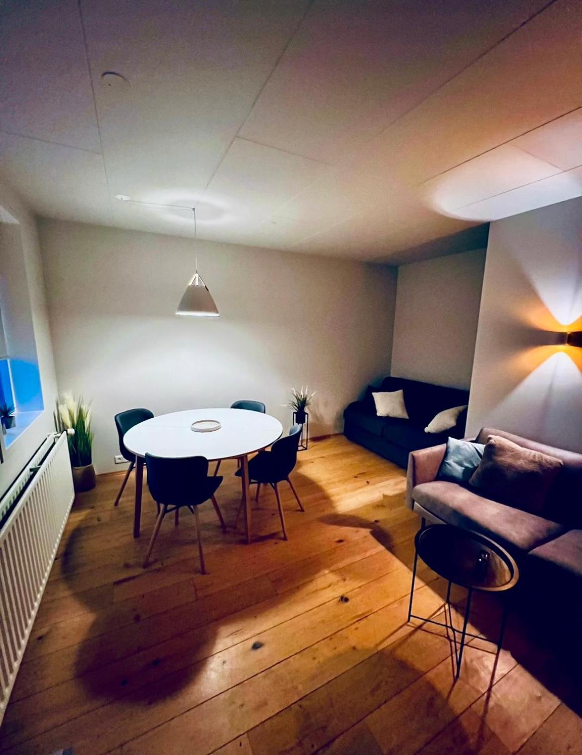 G10 Apartments アークレイリ エクステリア 写真