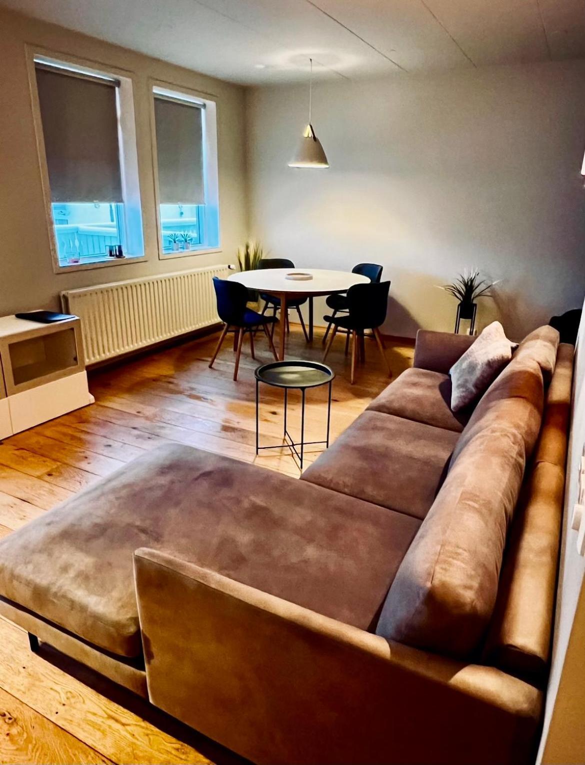 G10 Apartments アークレイリ エクステリア 写真