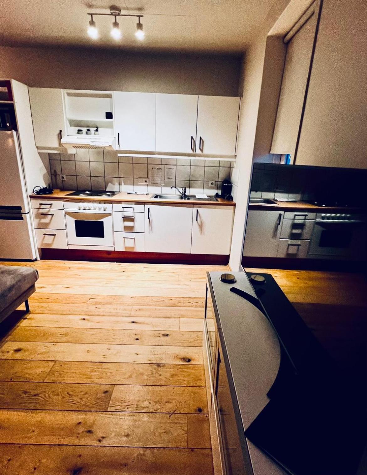 G10 Apartments アークレイリ エクステリア 写真
