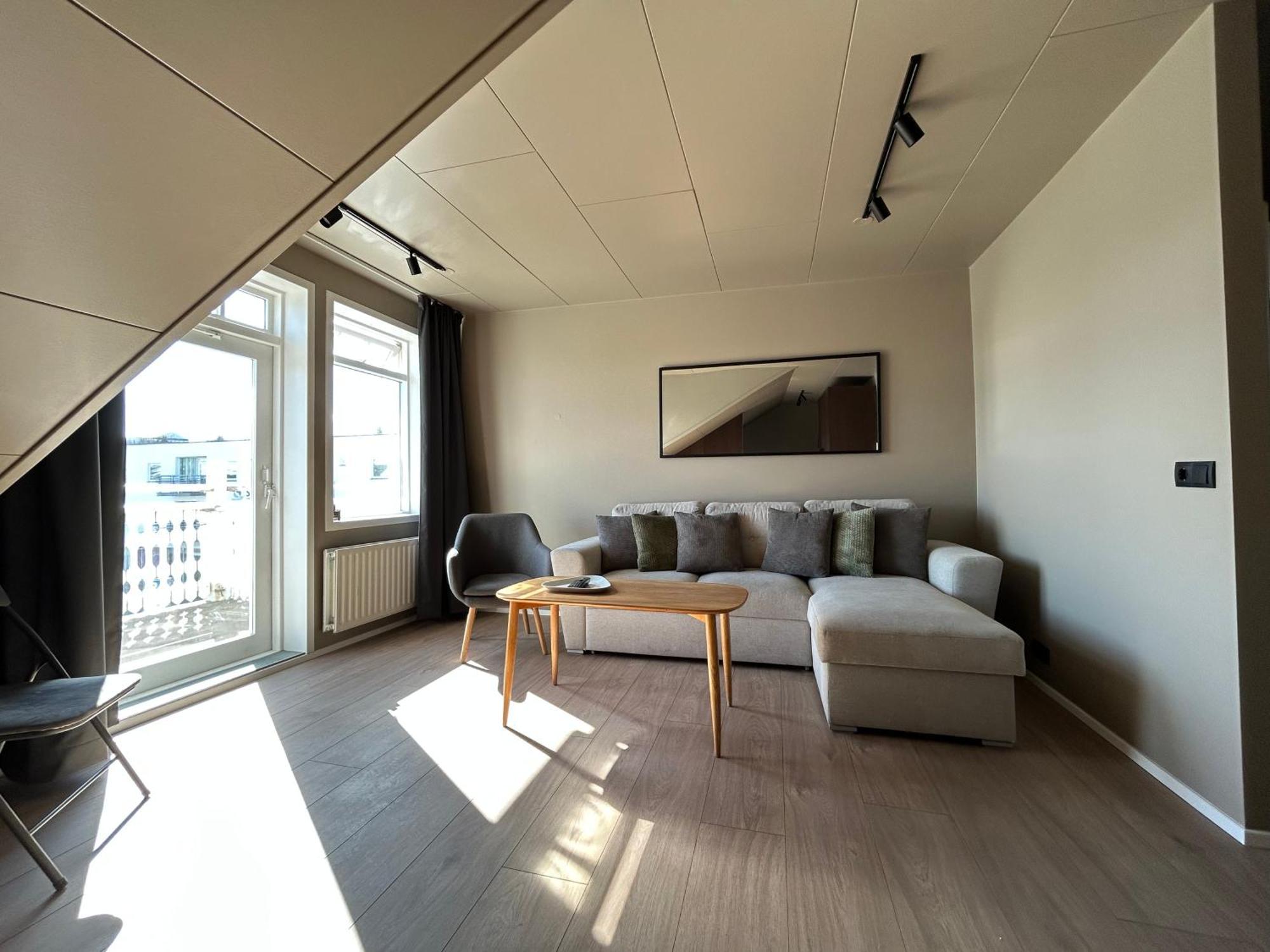 G10 Apartments アークレイリ エクステリア 写真